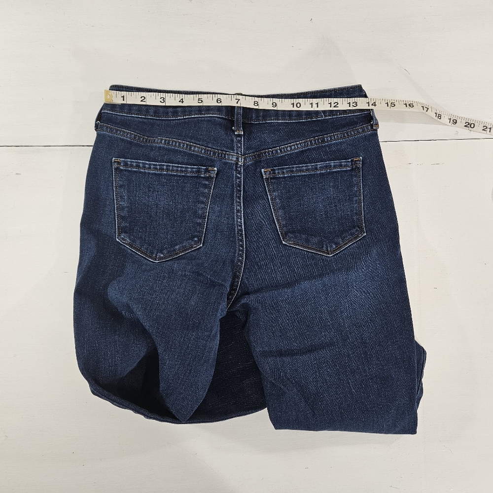 Old Navy Kicker boot-cut cut-off crop jeans women's size 6 - Picture 4 of 12